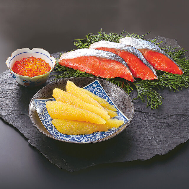 Seafood wholesaler Iizaka Fuji Shoten ●Soy sauce pickled (per 100g) 2,376 yen including tax ●Number of salts (per 100g) Tax 1,188 yen ●1,620 yen including sweet salt red salmon fillet (4 cuts)